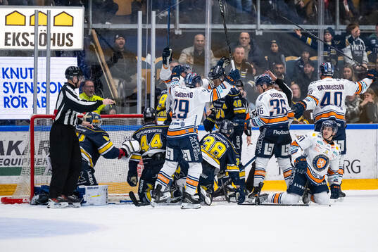 Växjös spelare jublar