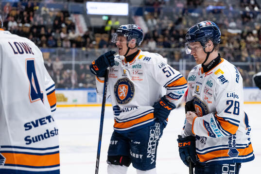 Växjös Emil Sylvegård och Hugo Gustafsson deppar