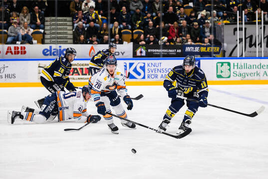 Växjös Hugo Gustafsson och HV71s Joseph Laleggia