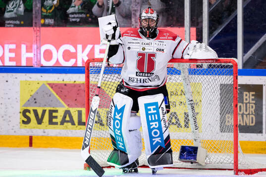 Örebros målvakt Jhonas Enroth deppar