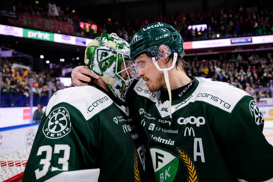 Färjestads målvakt Maxime Lagacé och Magnus Nygren jublar