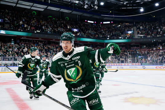 Färjestads Magnus Nygren jublar