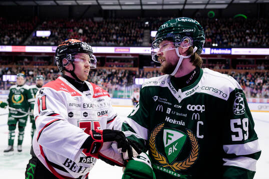 Örebros Kalle Kossila och Färjestads Linus Johansson