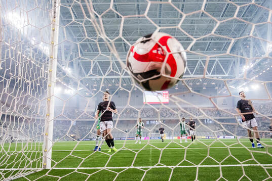 Hammarbys Paulos Abraham gör 0-2 bakom FC Stockholms