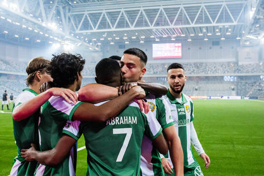 Hammarbys Paulos Abraham  jublar med Jusef Erabi, Jonathan