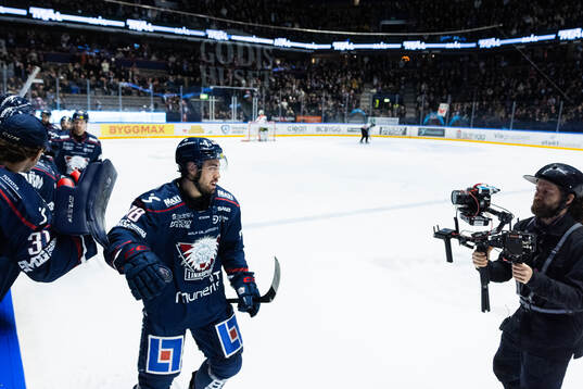 Linköpings Remi Elie jublar