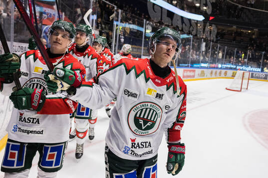 Frölundas Dominik Egli och Arttu Ruotsalainen jublar