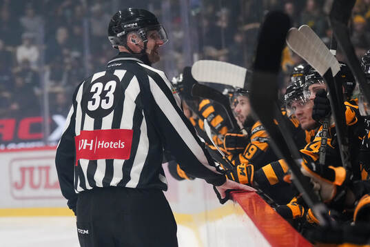 Linjedomare Johannes Käck gör sin sista match