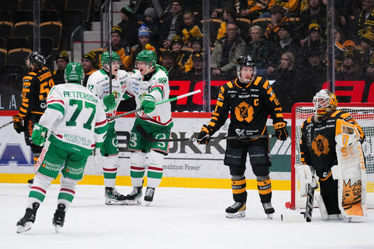 Rögles Isac Solberg och Anton Bengtsson jublar