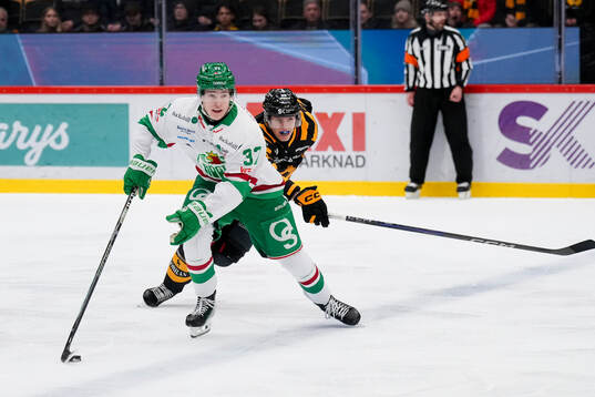 Rögles Isac Solberg och Skellefteås Rickard Hugg