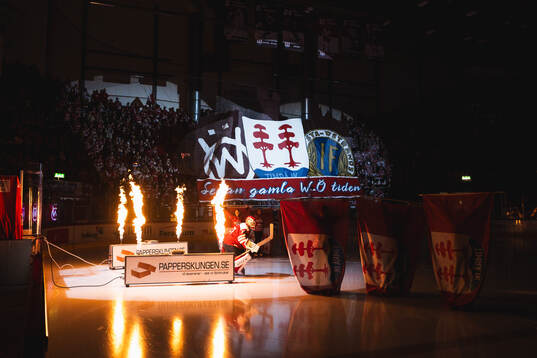 Timrå gör entre med tifo i bakgrunden
