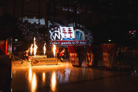 Timrå gör entre med tifo i bakgrunden