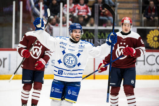 Leksands Oskar Lang jublar