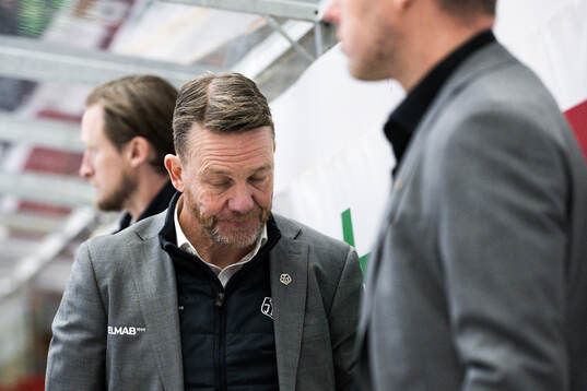 Leksands tränare Charles Berglund deppar