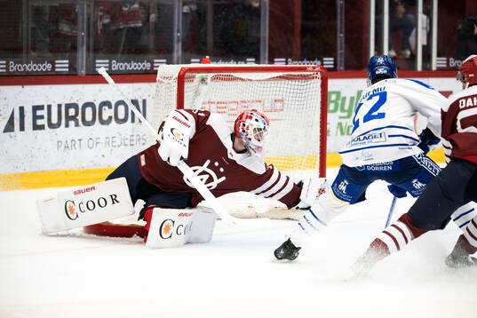 Timrås målvakt Tim Juel och Leksands Lukas Vejdemo