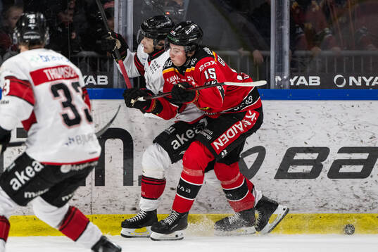 Malmö Redhawks Johan Olofsson och Luleås David Granberg