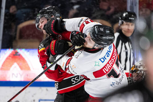 Luleås Markus Nurmi och Malmö Redhawks Johan Ivarsson