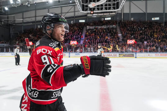 Luleås Brian O'neil jublar