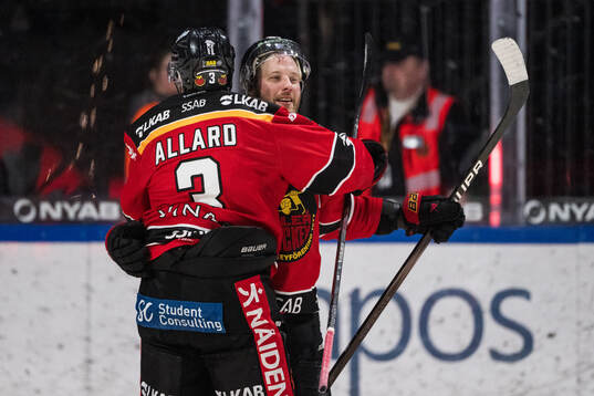 Luleås Frederic Allard och Linus Omark jublar