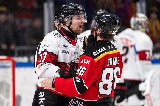 Malmö Redhawks Johan Ivarsson och Luleås Mathias Bromé