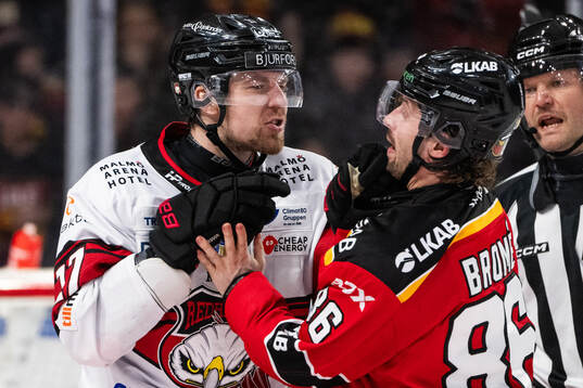 Malmö Redhawks Johan Ivarsson och Luleås Mathias Bromé