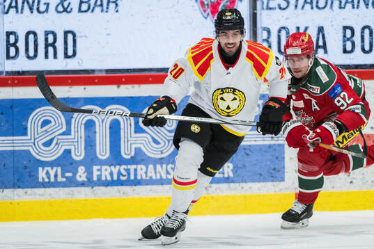 Brynäs Tyler Vesel och Modos Jesper Olofsson