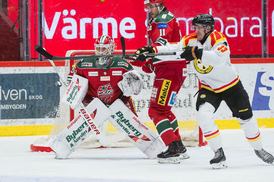 Modos målvakt Lassi Lehtinen och Alexander True och
