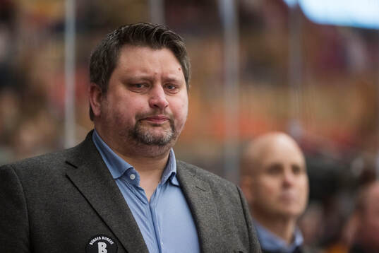 Modos tränare Mattias Karlin