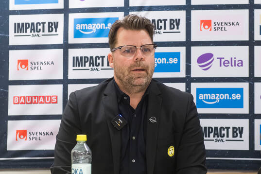 Brynäs assisterande tränare Ove Molin på presskonferensen