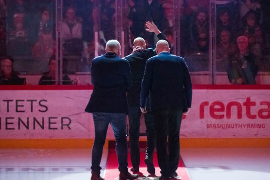 MoDo Hockeys vd Johan Widebro avtackas innan