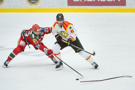 Modos Tobias Winberg och Brynäs Charles-Édouard D'astous
