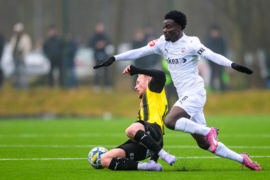 Häckens Mikkel Rygaard Jensen och Helsingborgs Samuel Asoma