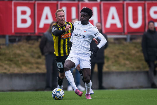 Häckens Mikkel Rygaard Jensen och Helsingborgs Samuel Asoma