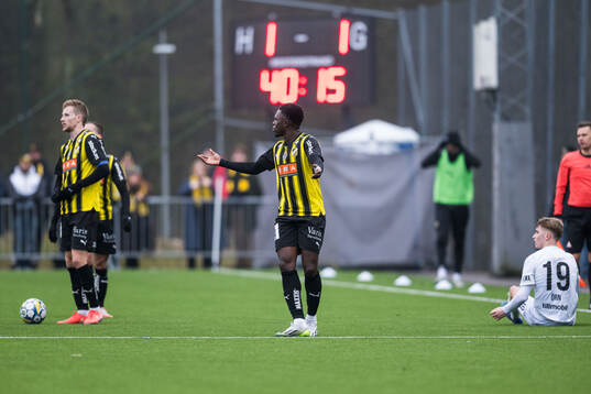 Häckens Simon Gustafson och Zeidane Inoussa deppar