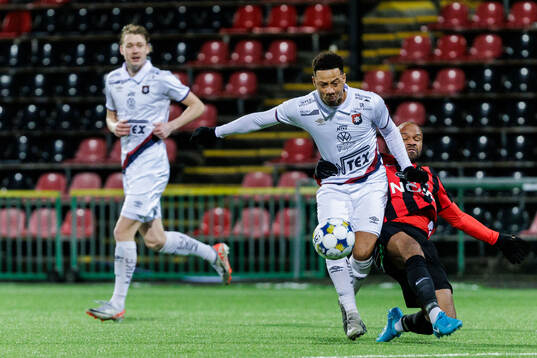 Brommapojkarnas Serge-Junior Martinsson Ngouali och