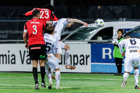 Brommapojkarnas Ezekiel Alladoh gör 1-0