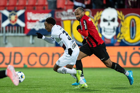 Örgrytes Aydarus Abukar och Brommapojkarnas Serge-Junior
