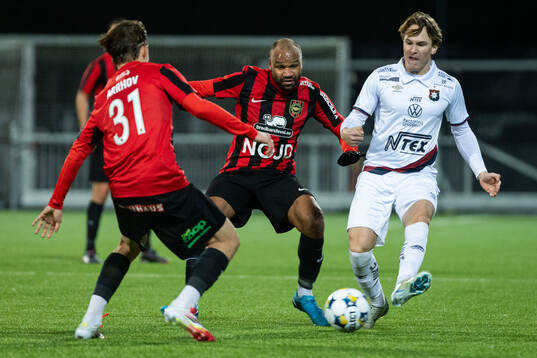 Brommapojkarnas Serge-Junior Martinsson Ngouali och