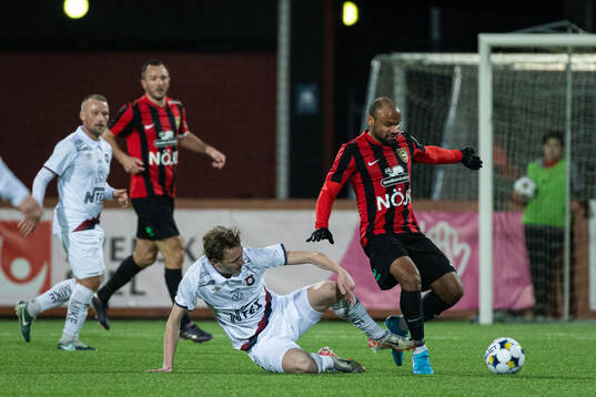 Örgrytes Liam Andersson och Brommapojkarnas Serge-Junior