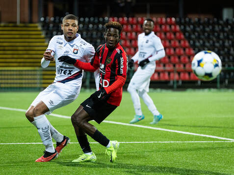 Örgrytes Mikael Dyrestam och Brommapojkarnas Evans Botchway