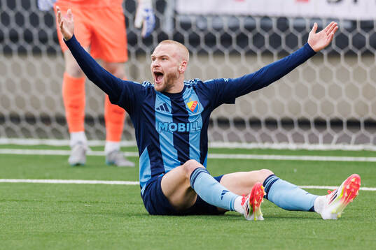 Djurgårdens Adam Ståhl reagerar