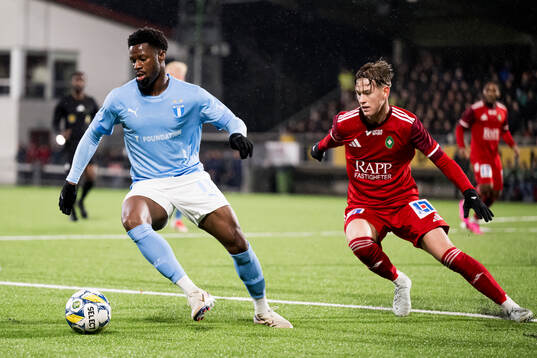 Malmö FFs Emmanuel Ekong och Skövde AIKs Viktor Nylén