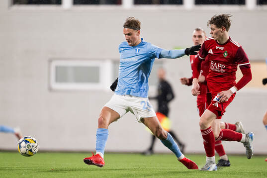 Malmö FFs Erik Botheim och Skövde AIKs Liam Samuelsson