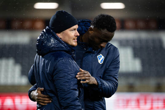 Halmstads huvudtränare Johan Lindholm och Yannick Agnero