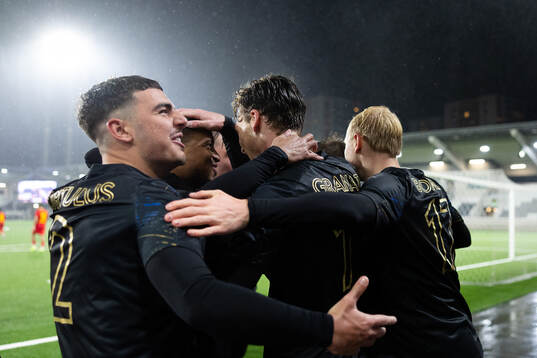 Halmstads Marcus Olsson jublar med lagkamrater