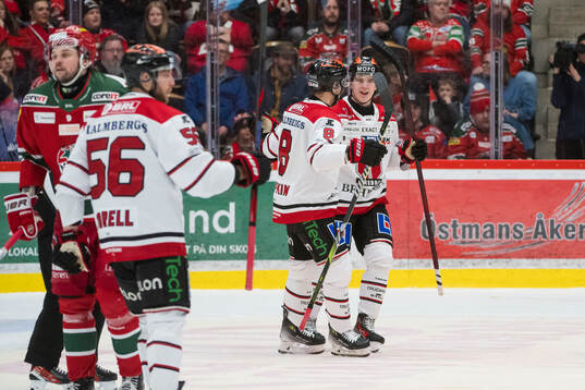 Örebros Melvin Fernström jublar med Ruben Rafkin