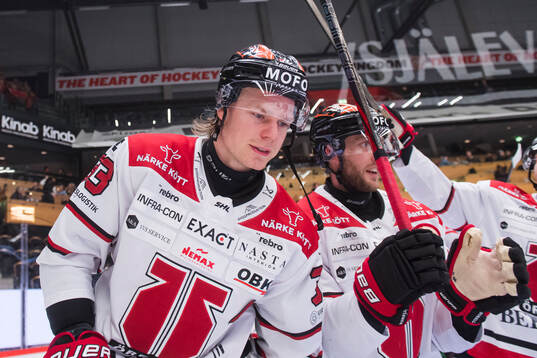 Örebros Christopher Mastomäki jublar