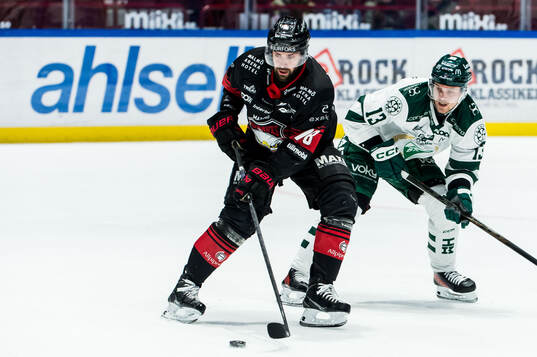 Malmö Redhawks Robin Hanzl och Färjestads Joel Kellman