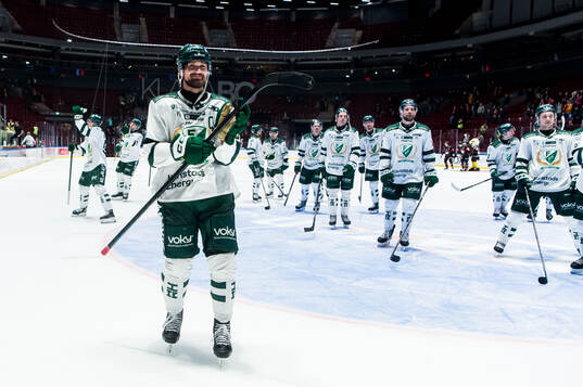 Färjestads Linus Johansson jublar