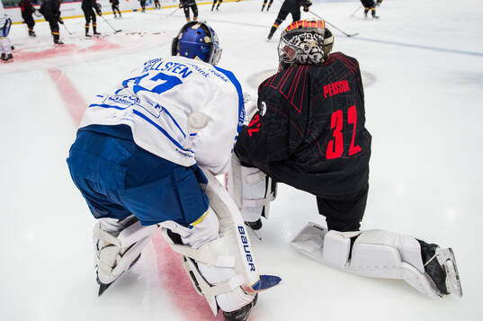 Leksands målvakt Jakob Hellsten och Brynäs målvakt